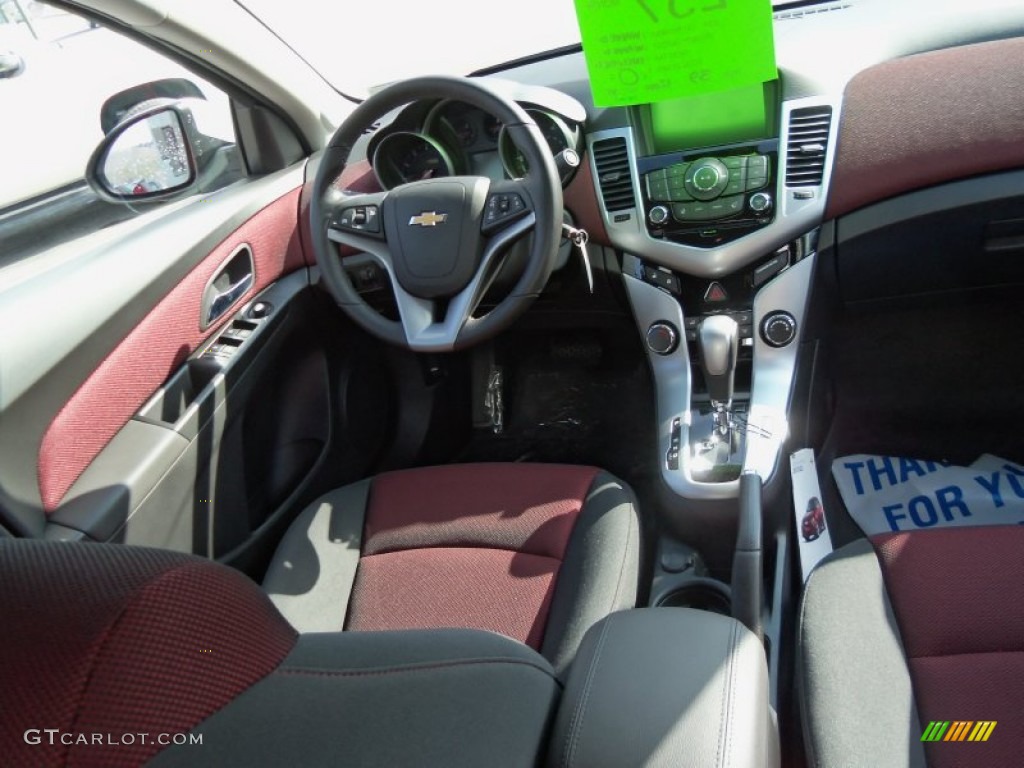 2013 Cruze ECO - Summit White / Jet Black/Sport Red photo #13