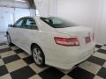 Super White - Camry SE Photo No. 28