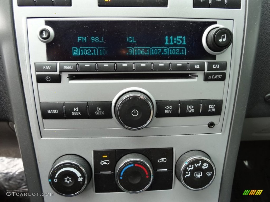 2007 Chevrolet Equinox LS Controls Photo #77201742
