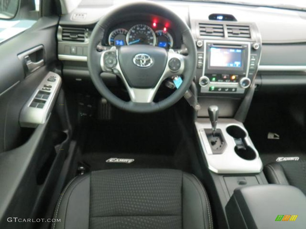 2013 Camry SE - Super White / Black photo #5