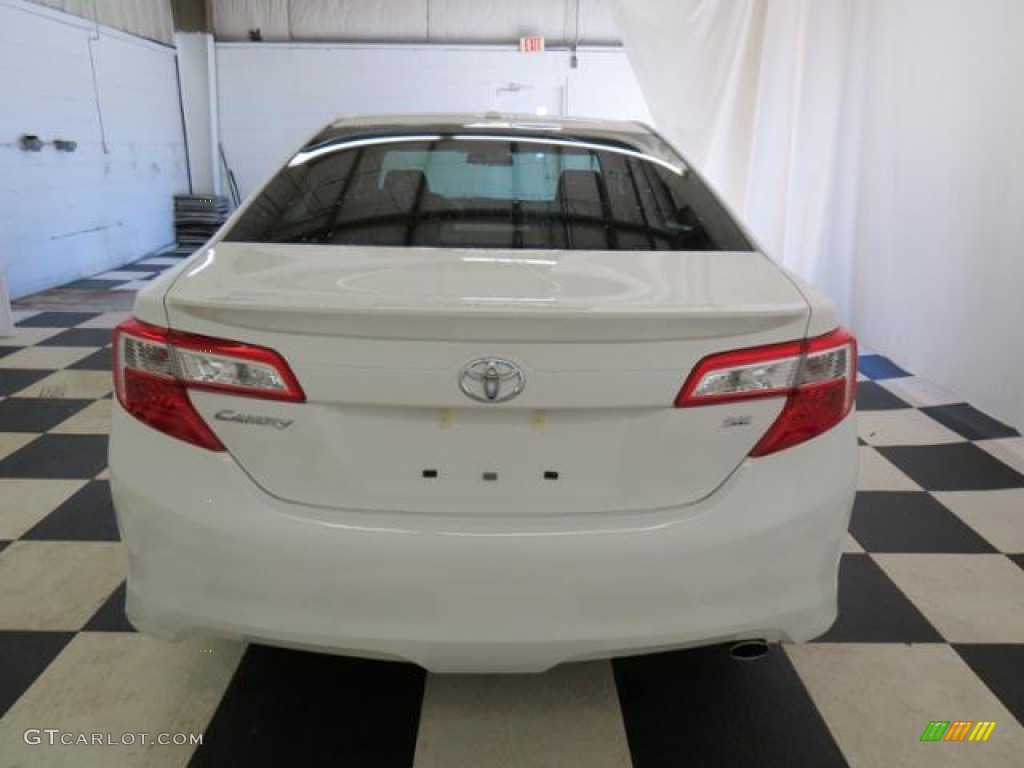 2013 Camry SE - Super White / Black photo #19
