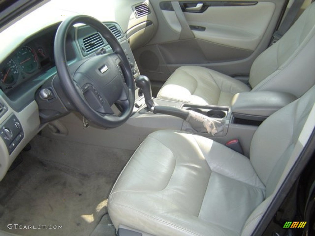 2002 V70 2.4 Wagon - Black / Taupe/Light Taupe photo #4
