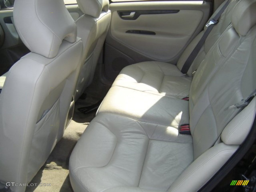 2002 V70 2.4 Wagon - Black / Taupe/Light Taupe photo #5
