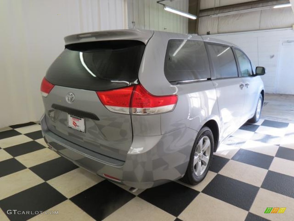 2013 Sienna V6 - Silver Sky Metallic / Light Gray photo #18