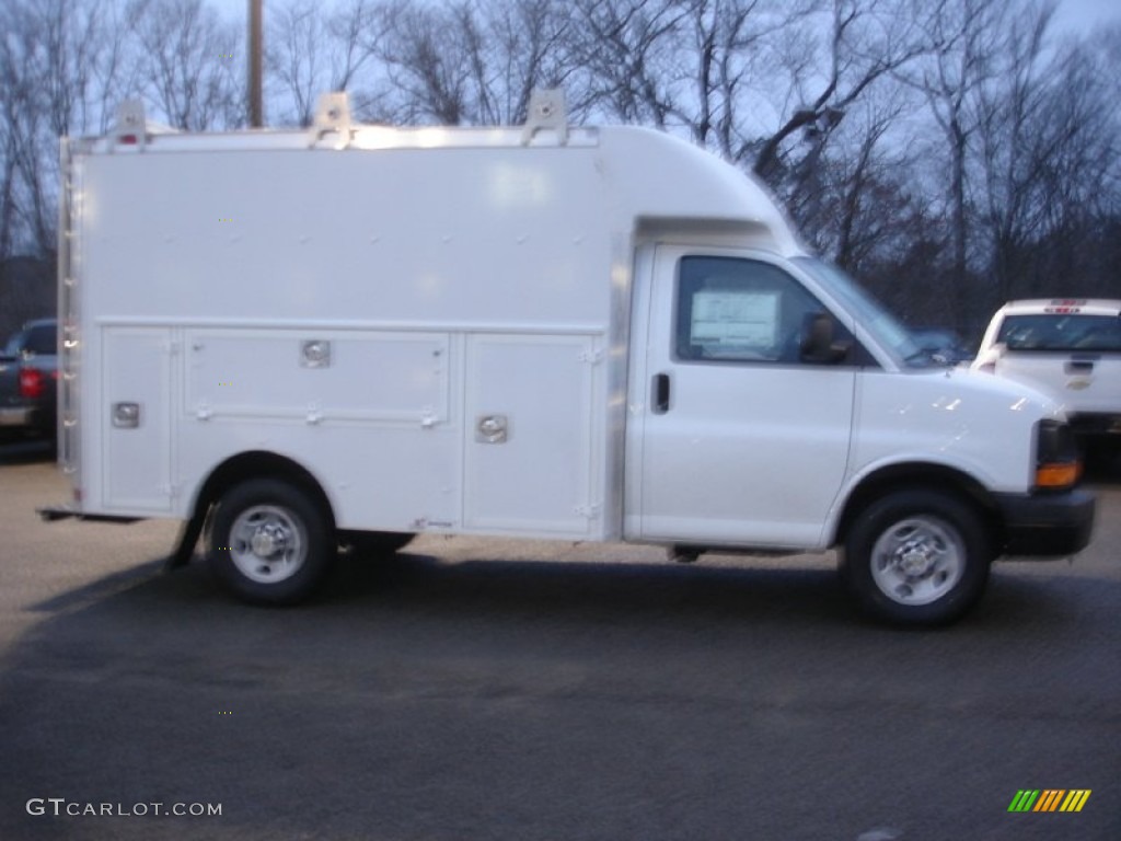 2013 Express Cutaway 3500 Utility Van - Summit White / Medium Pewter photo #7