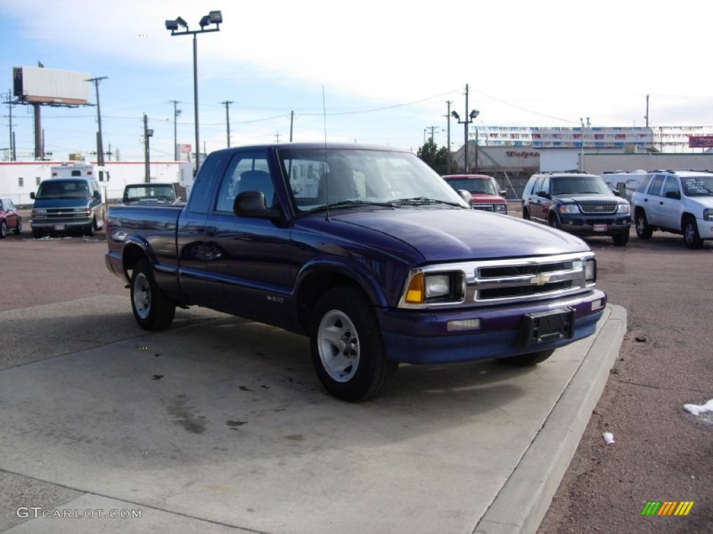 1996 S10 LS Extended Cab - Radar Blue Metallic / Graphite photo #13