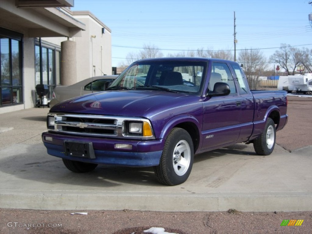 Radar Blue Metallic 1996 Chevrolet S10 LS Extended Cab Exterior Photo #77206859