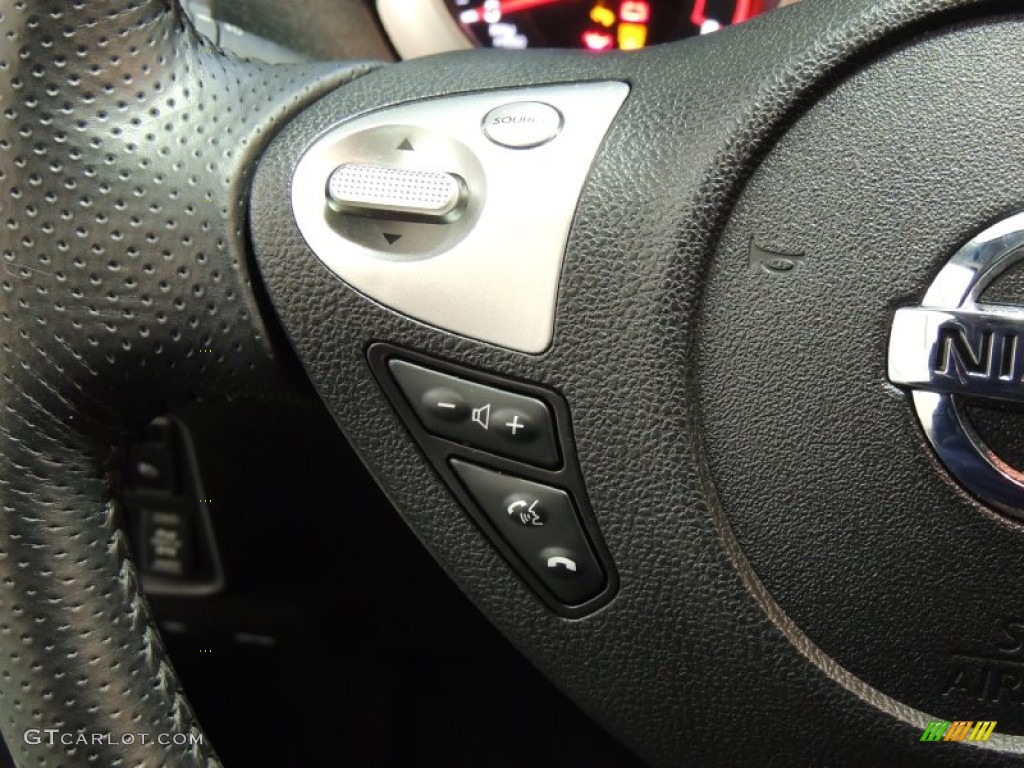 2012 Nissan Juke SL AWD Controls Photo #77210396