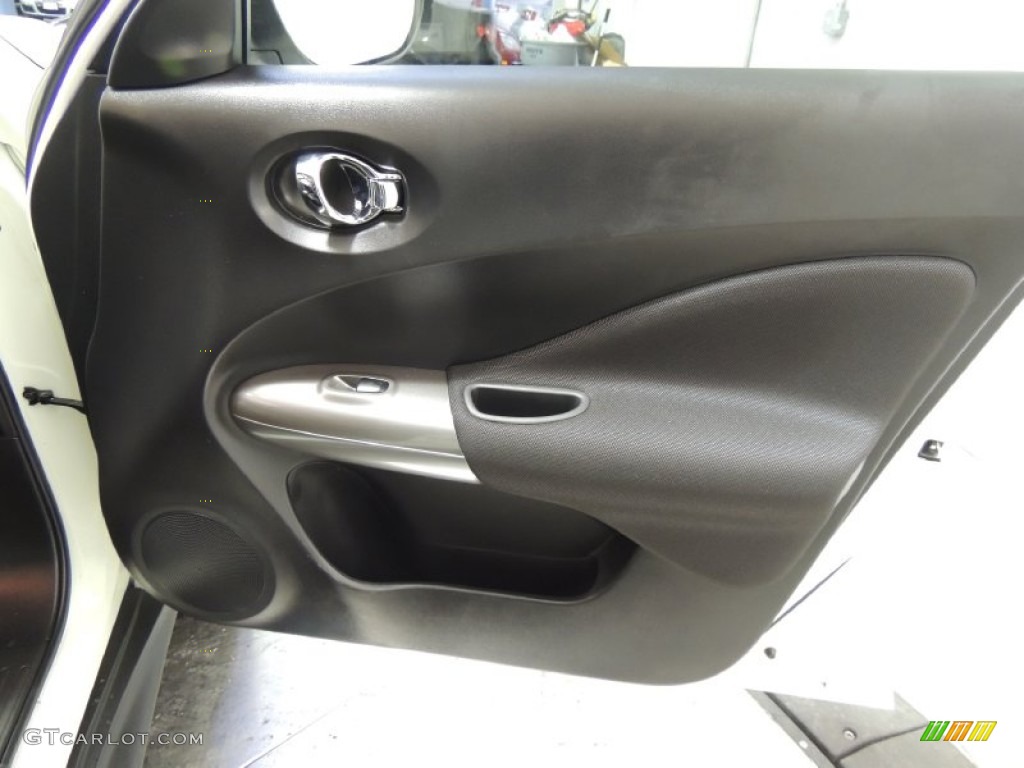 2012 Nissan Juke SL AWD Black/Red Leather/Silver Trim Door Panel Photo #77210501