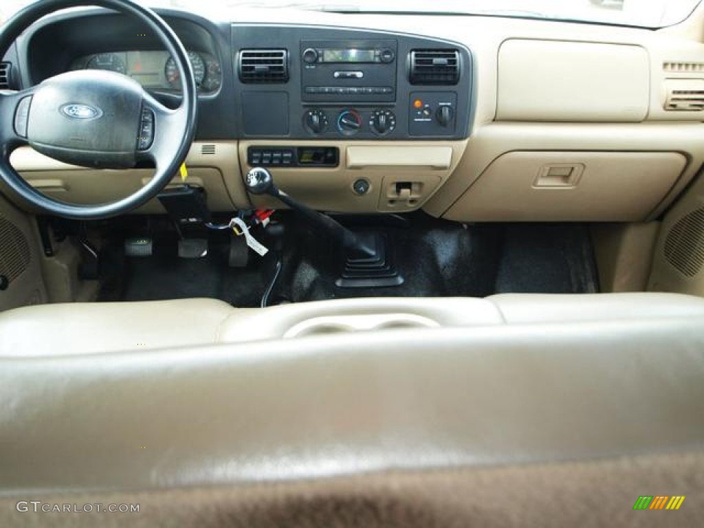 2006 Ford F550 Super Duty XL SuperCab 4x4 Stake Truck Dashboard Photos