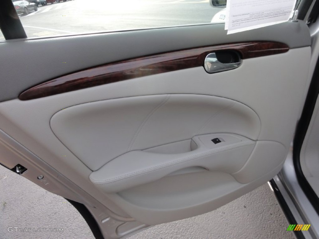 2008 Buick Lucerne CXL Door Panel Photos