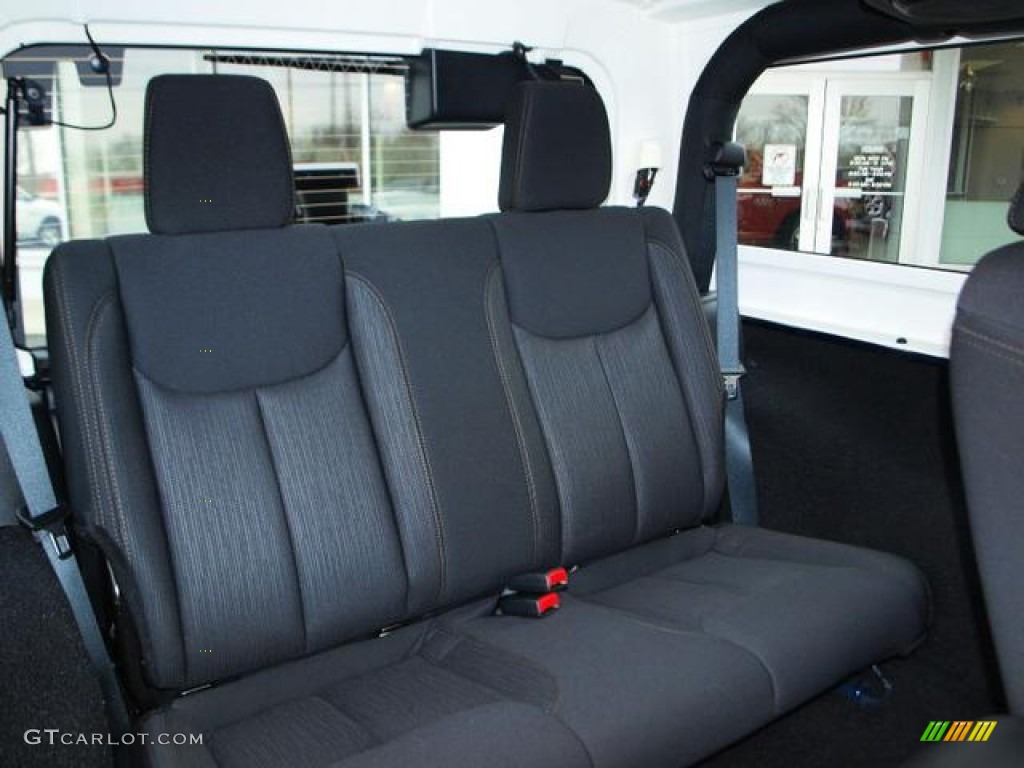 2013 Jeep Wrangler Rubicon 4x4 Rear Seat Photo #77211480