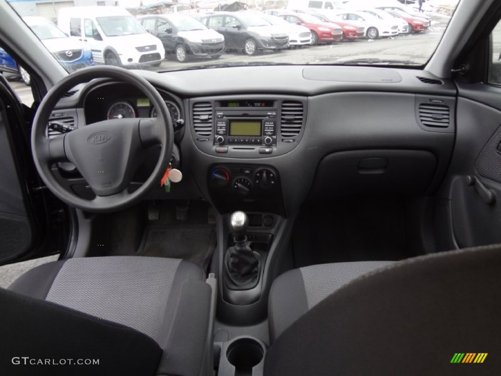 2009 Kia Rio Sedan Dashboard Photos