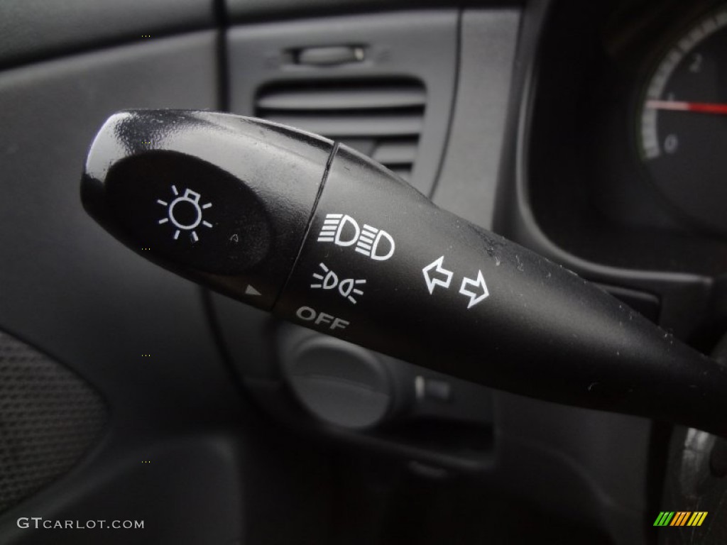 2009 Kia Rio Sedan Controls Photo #77212296