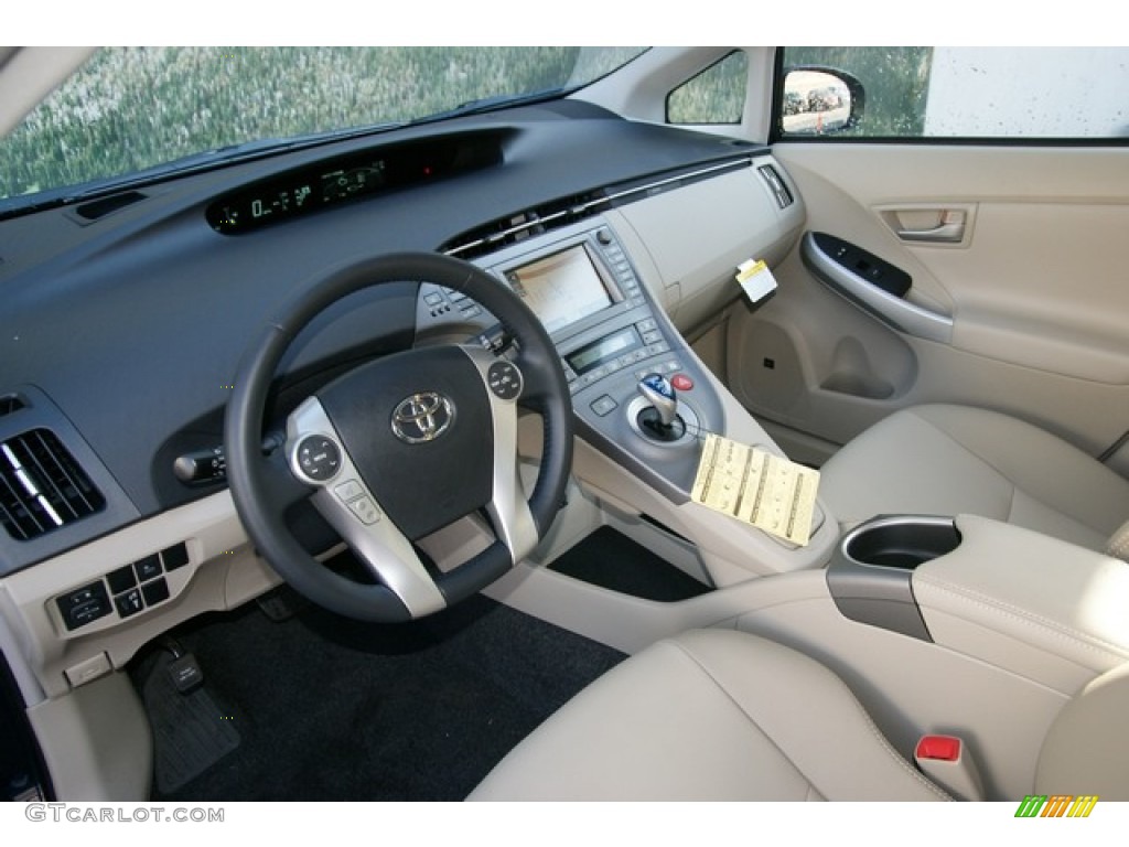 2013 Prius Four Hybrid - Nautical Blue Metallic / Bisque photo #5