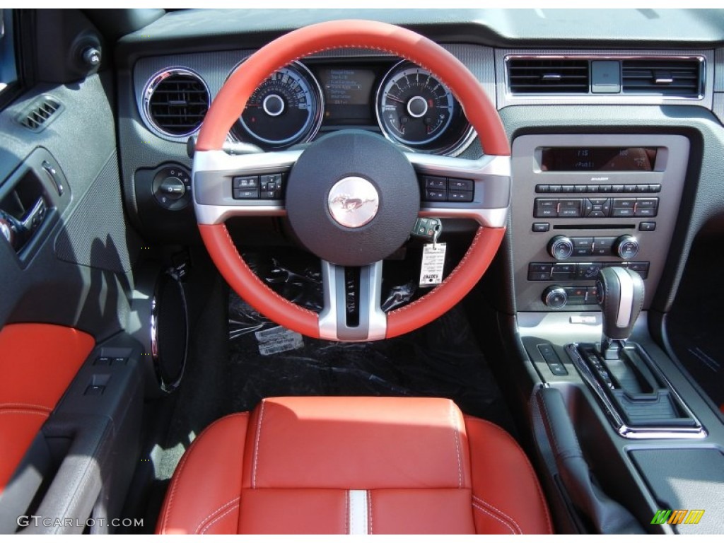 2013 Ford Mustang GT Premium Convertible Brick Red/Cashmere Accent Steering Wheel Photo #77215525