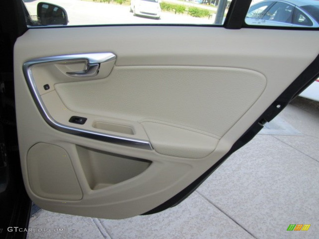 2011 Volvo S60 T6 AWD Soft Beige/Sandstone Door Panel Photo #77216654