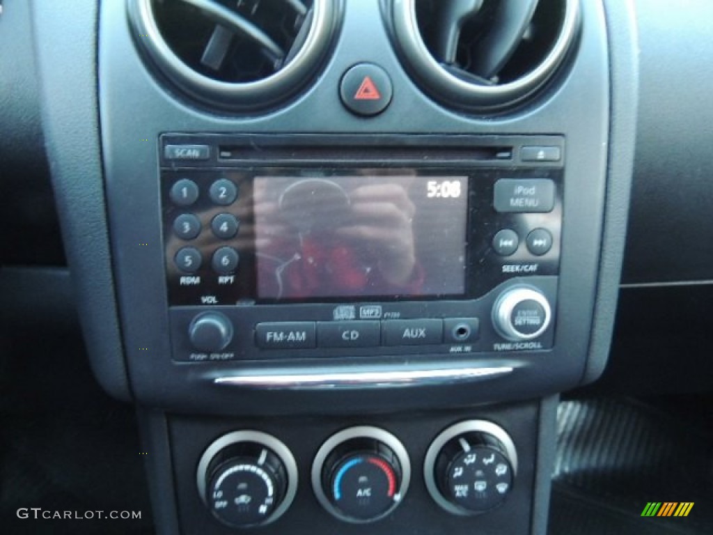 2011 Nissan Rogue SV AWD Controls Photo #77217355