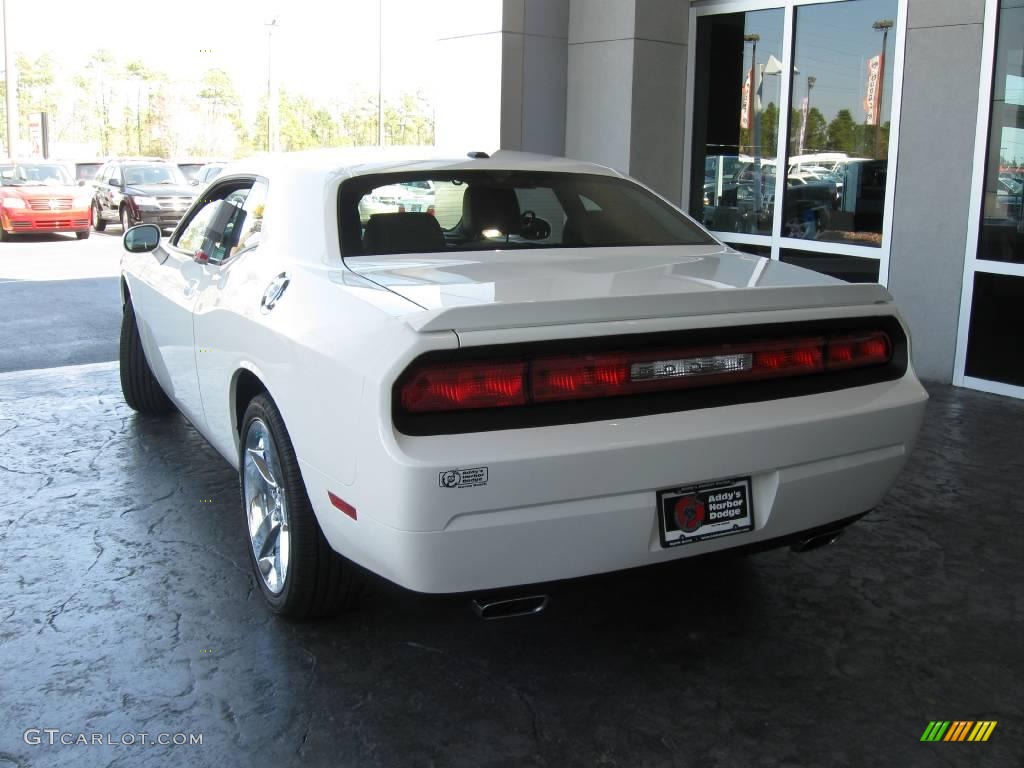 2009 Challenger R/T - Stone White / Dark Slate Gray photo #2