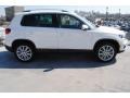 Candy White - Tiguan SE Photo No. 11