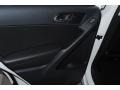 Candy White - Tiguan SE Photo No. 32