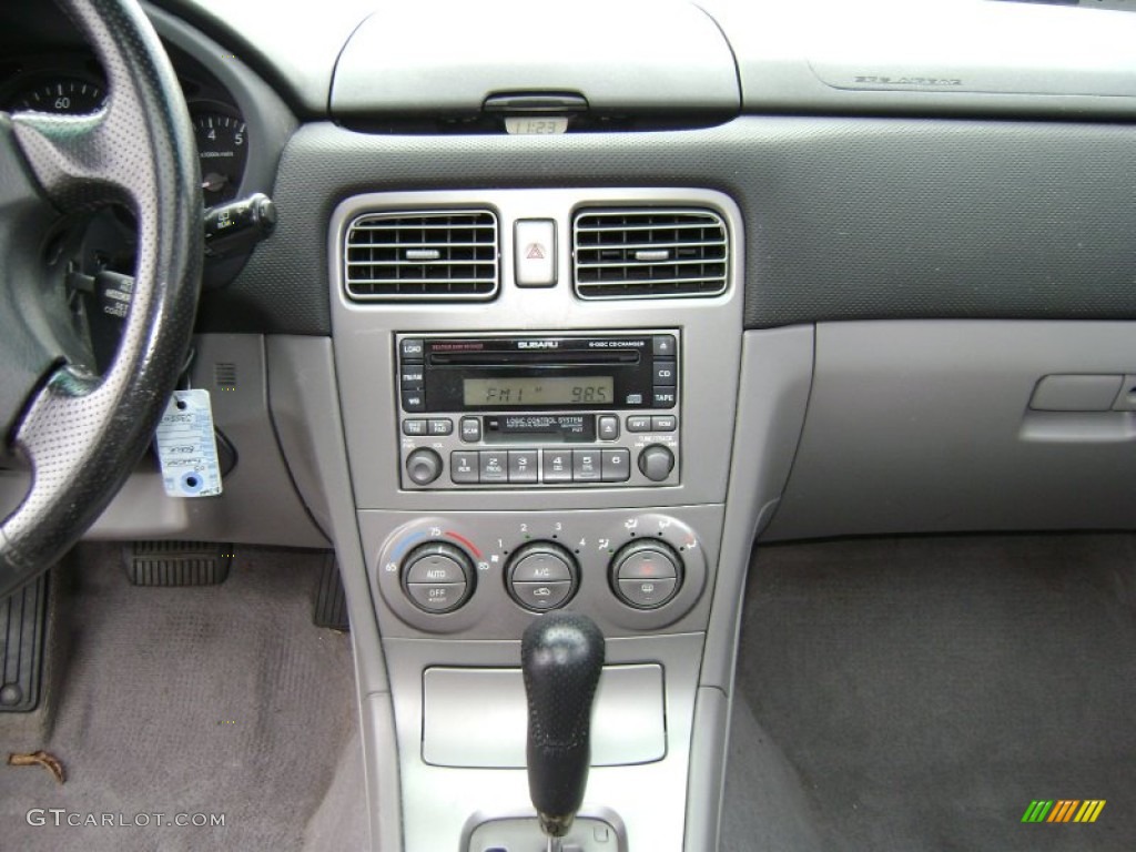 2003 Forester 2.5 XS - Java Black Pearl / Gray photo #12
