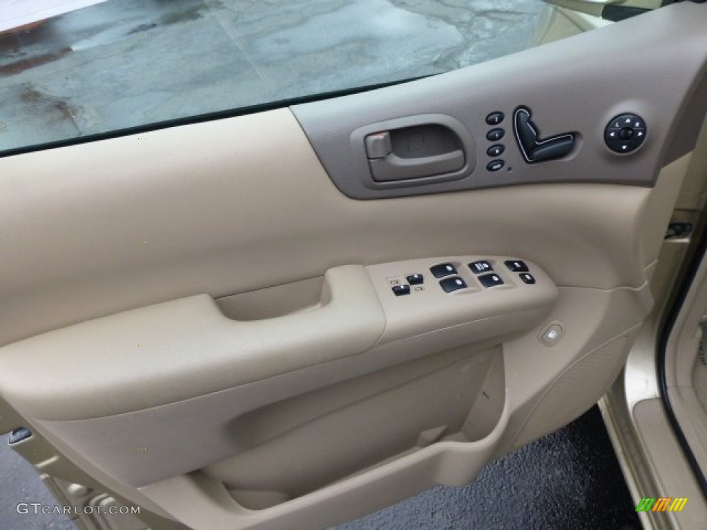 2007 Kia Sedona EX Door Panel Photos