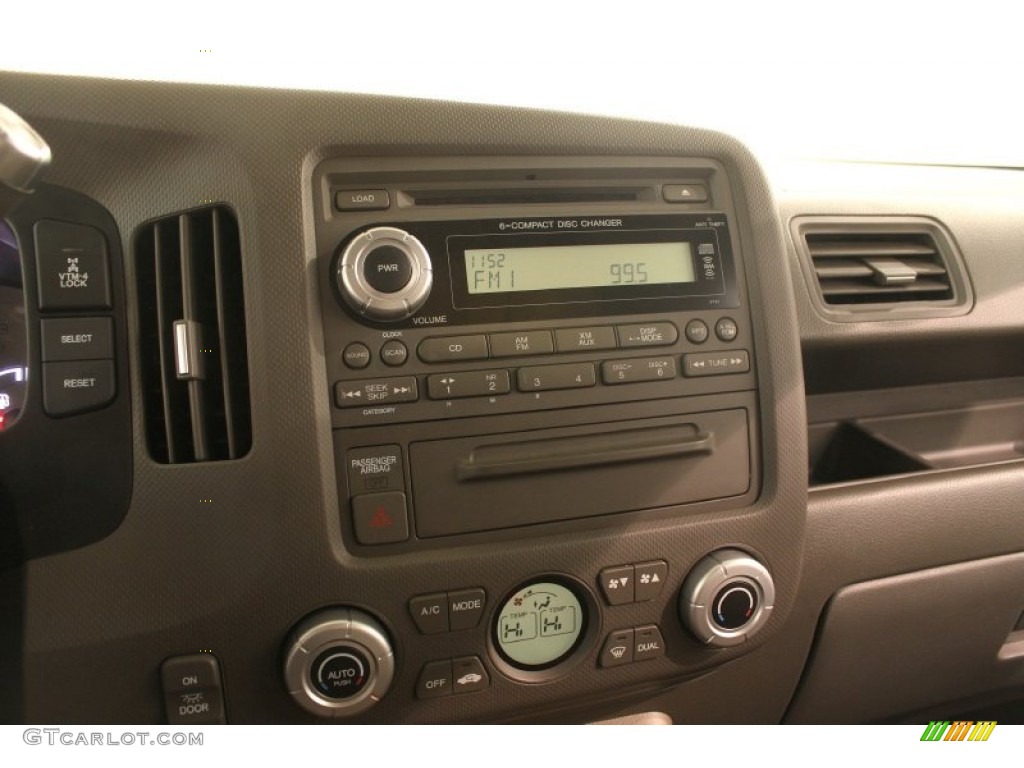 2007 Honda Ridgeline RTS Controls Photo #77225067