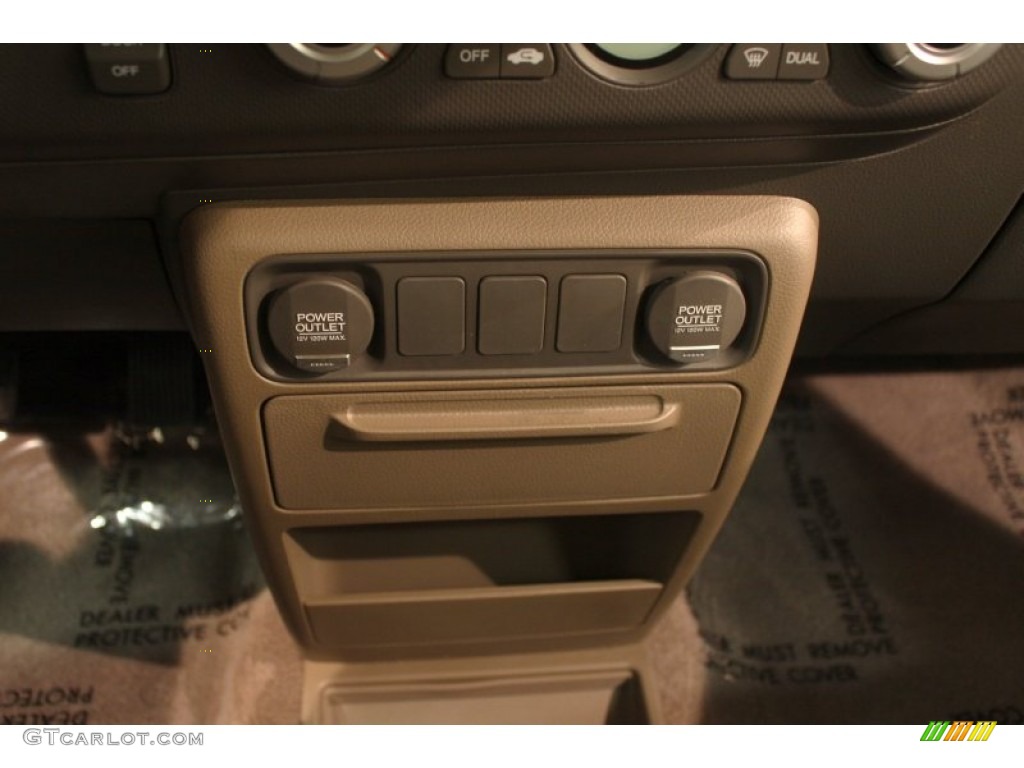 2007 Honda Ridgeline RTS Controls Photo #77225082