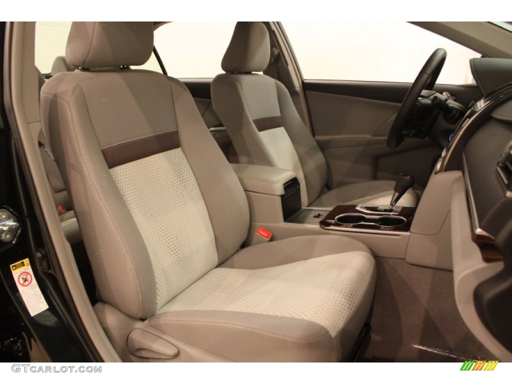2012 Toyota Camry XLE Front Seat Photo #77226399