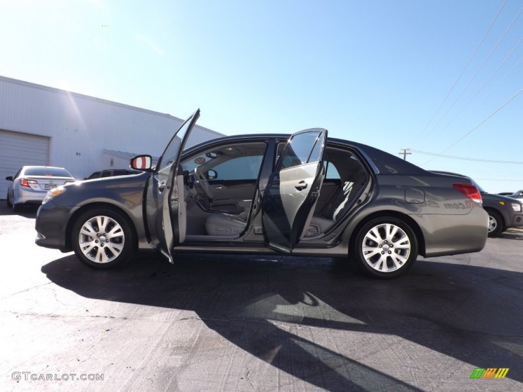 2011 Avalon  - Cypress Green Pearl / Light Gray photo #5