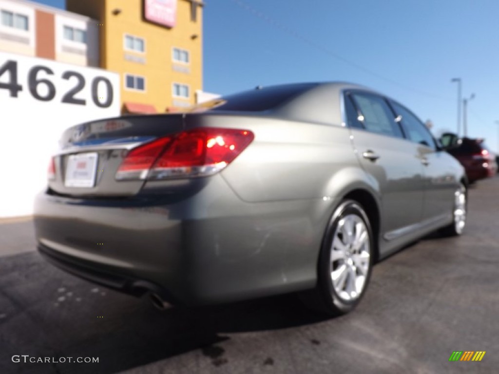 2011 Avalon  - Cypress Green Pearl / Light Gray photo #8
