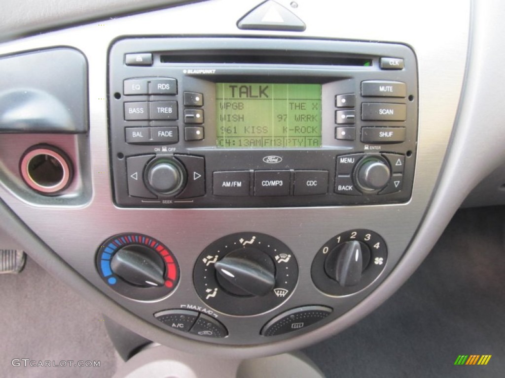 2003 Ford Focus ZX5 Hatchback Controls Photos