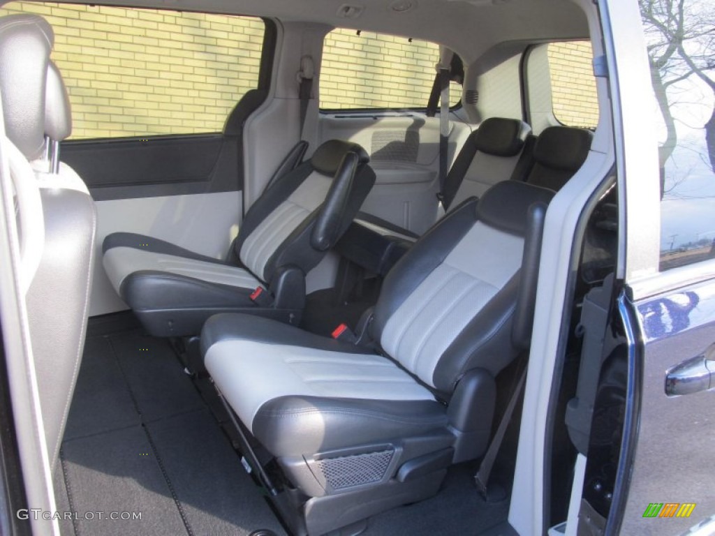 Medium Slate Gray/Light Shale Interior 2010 Chrysler Town & Country Touring Photo #77227768