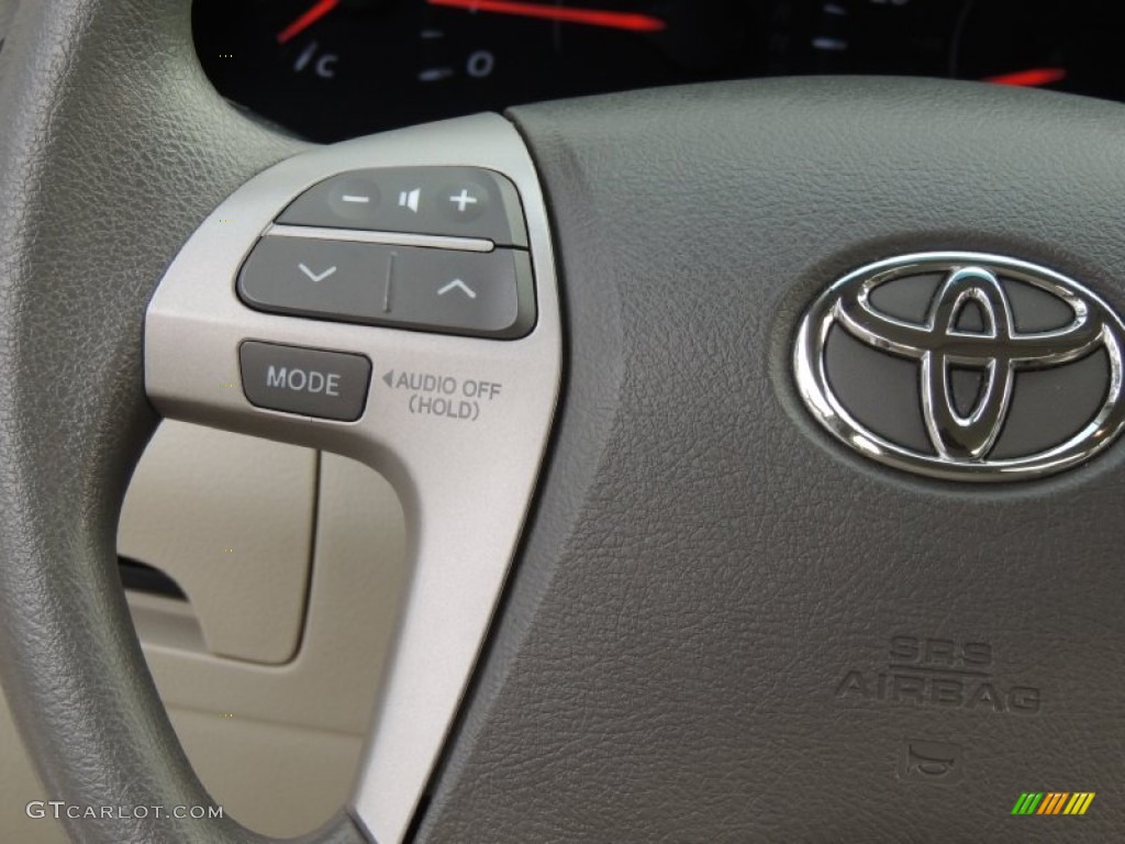 2011 Toyota Camry LE Controls Photo #77233689