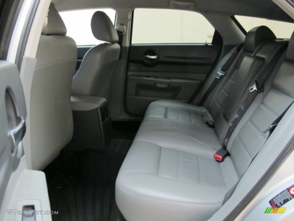 2005 Dodge Magnum R/T Rear Seat Photo #77234974