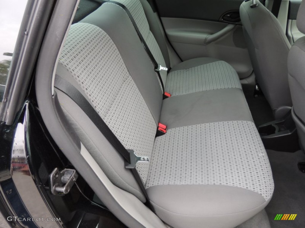 2007 Ford Focus ZX4 SES Sedan Rear Seat Photos