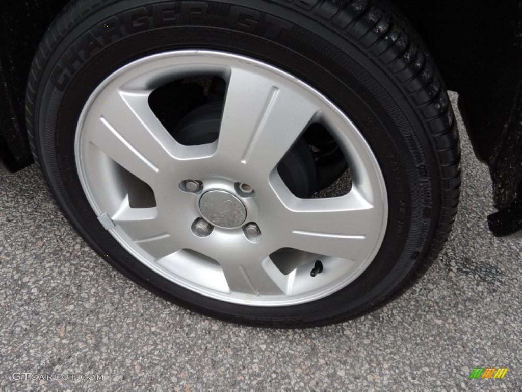 2007 Ford Focus ZX4 SES Sedan Wheel Photos