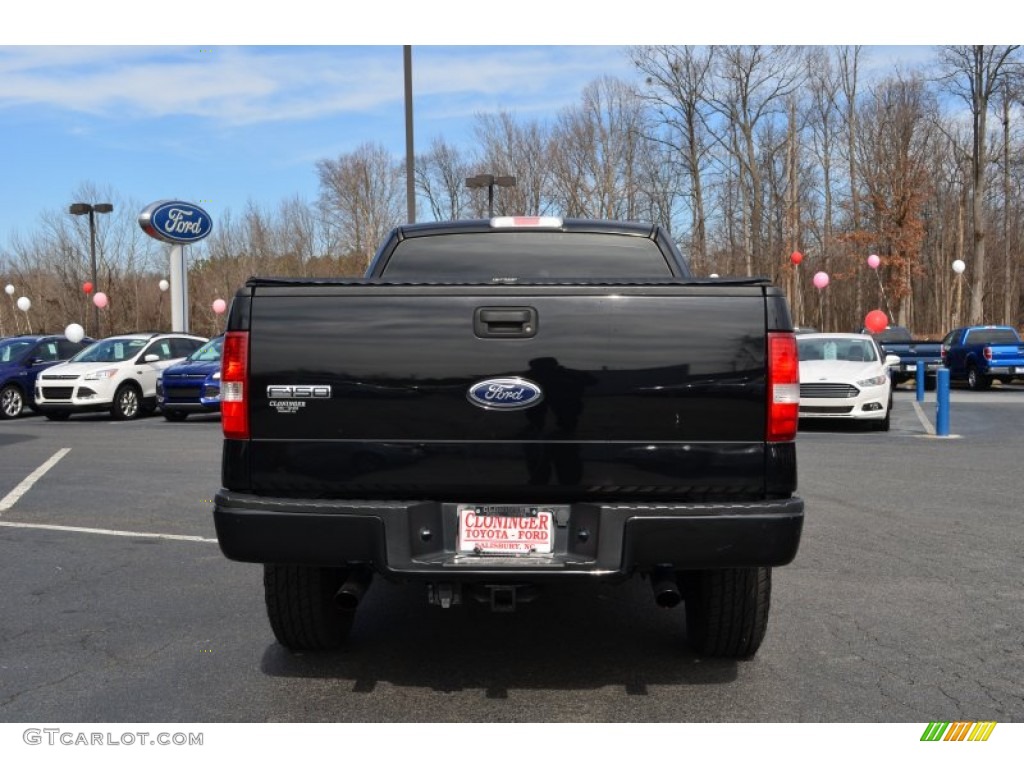 2005 F150 STX SuperCab 4x4 - Black / Medium Flint Grey photo #4