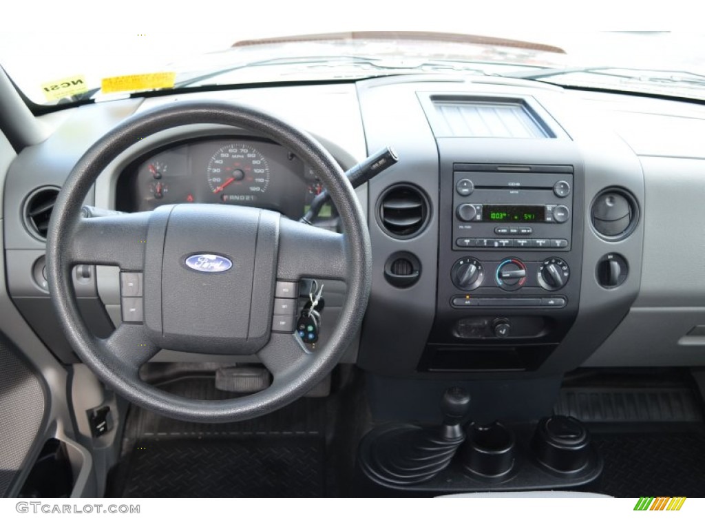 2005 F150 STX SuperCab 4x4 - Black / Medium Flint Grey photo #20