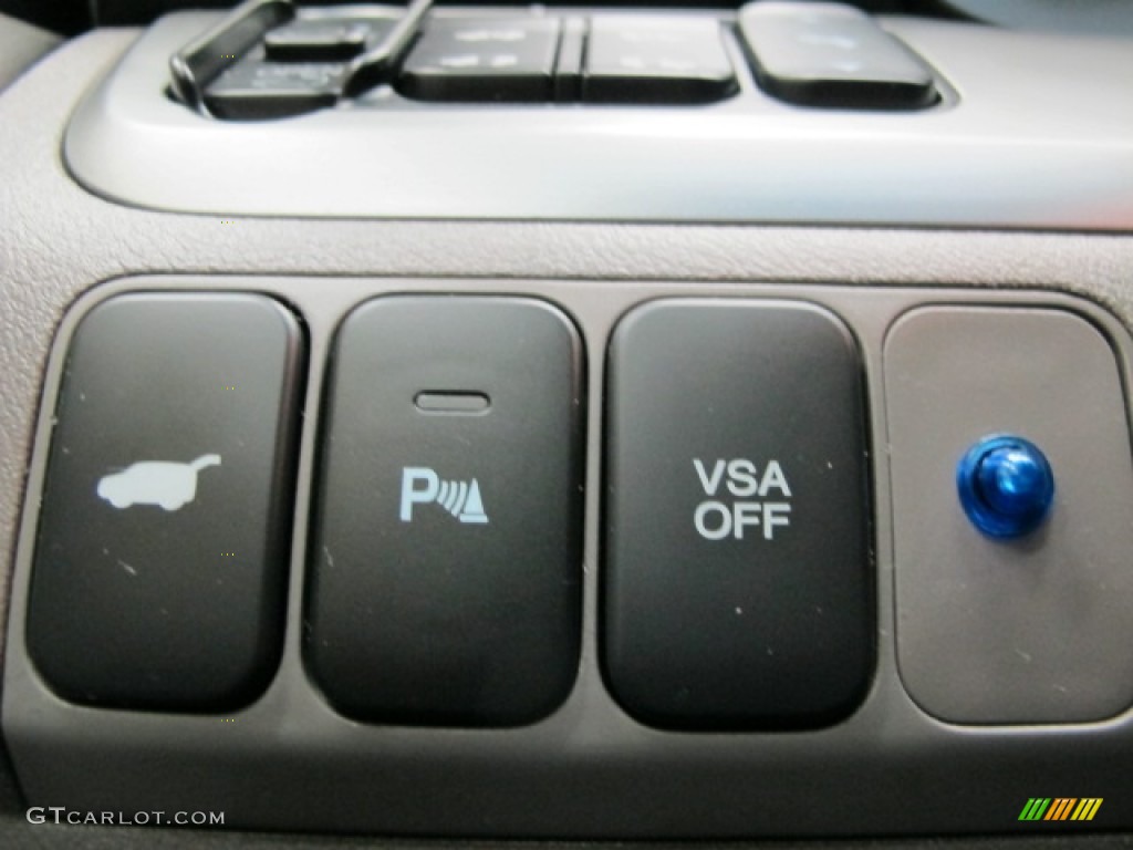 2010 Honda Odyssey Touring Controls Photo #77237479