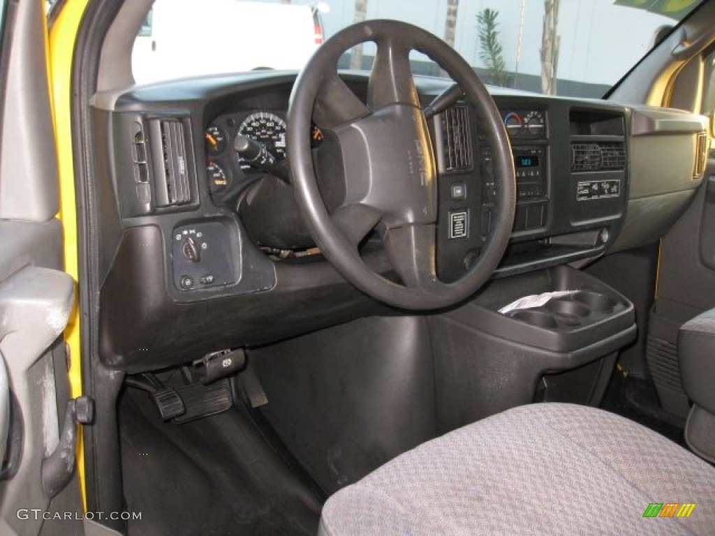 Medium Pewter Interior 2007 GMC Savana Cutaway 3500 Commercial Cargo Van Photo #77237954
