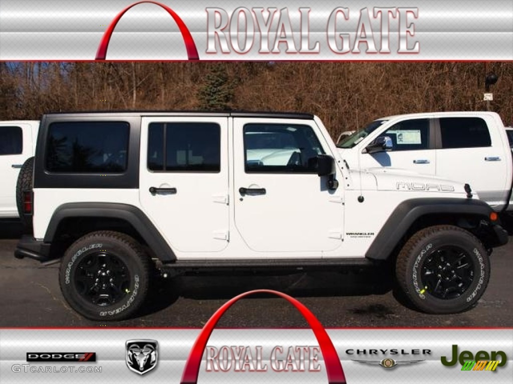 2013 Wrangler Unlimited Moab Edition 4x4 - Bright White / Black/Dark Saddle photo #1