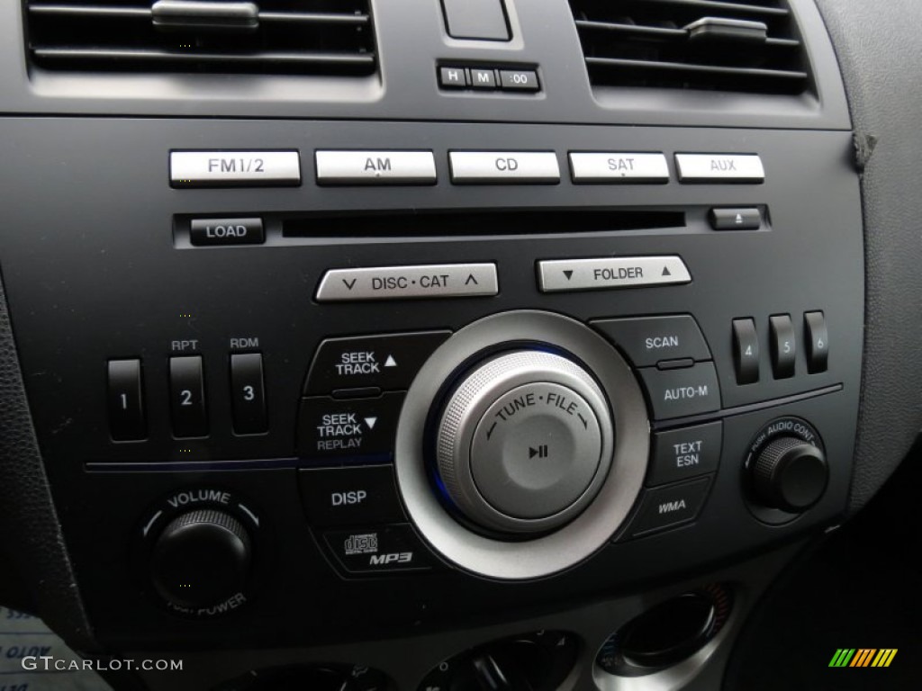 2011 Mazda MAZDA3 i Sport 4 Door Controls Photos