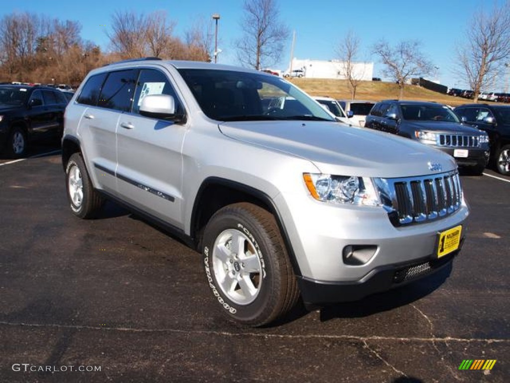 2013 Grand Cherokee Laredo 4x4 - Bright Silver Metallic / Black photo #2
