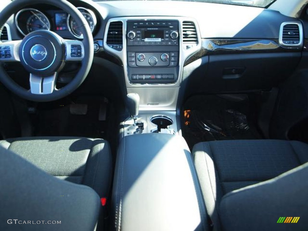 2013 Grand Cherokee Laredo 4x4 - Bright Silver Metallic / Black photo #5