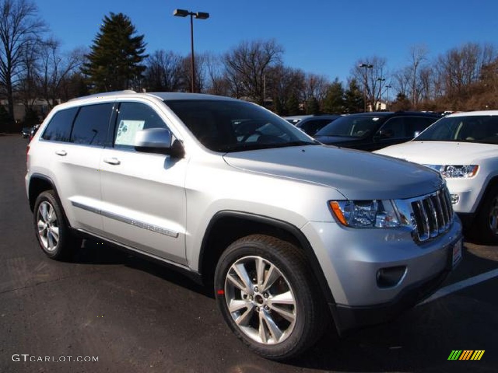2013 Grand Cherokee Laredo 4x4 - Bright Silver Metallic / Black photo #2