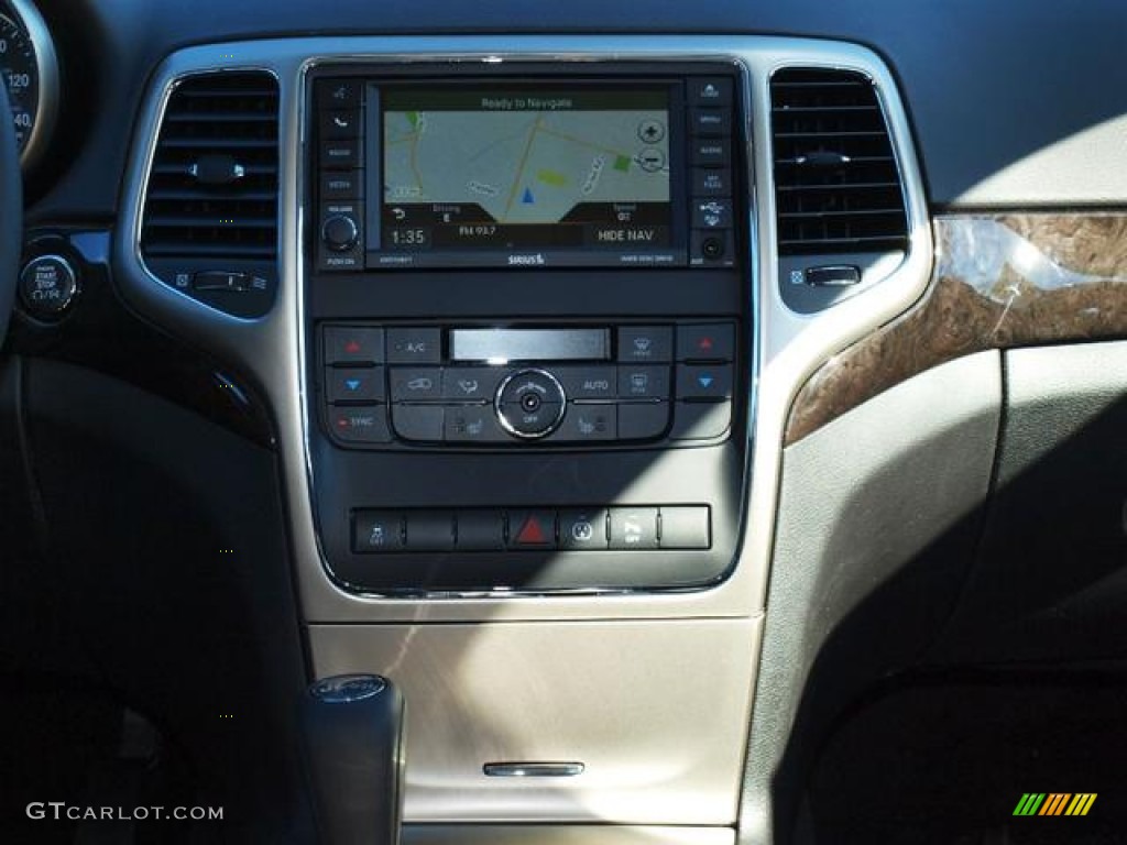 2013 Grand Cherokee Laredo 4x4 - Bright Silver Metallic / Black photo #6
