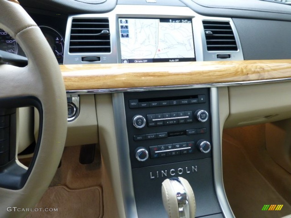 2011 Lincoln MKS AWD Controls Photos