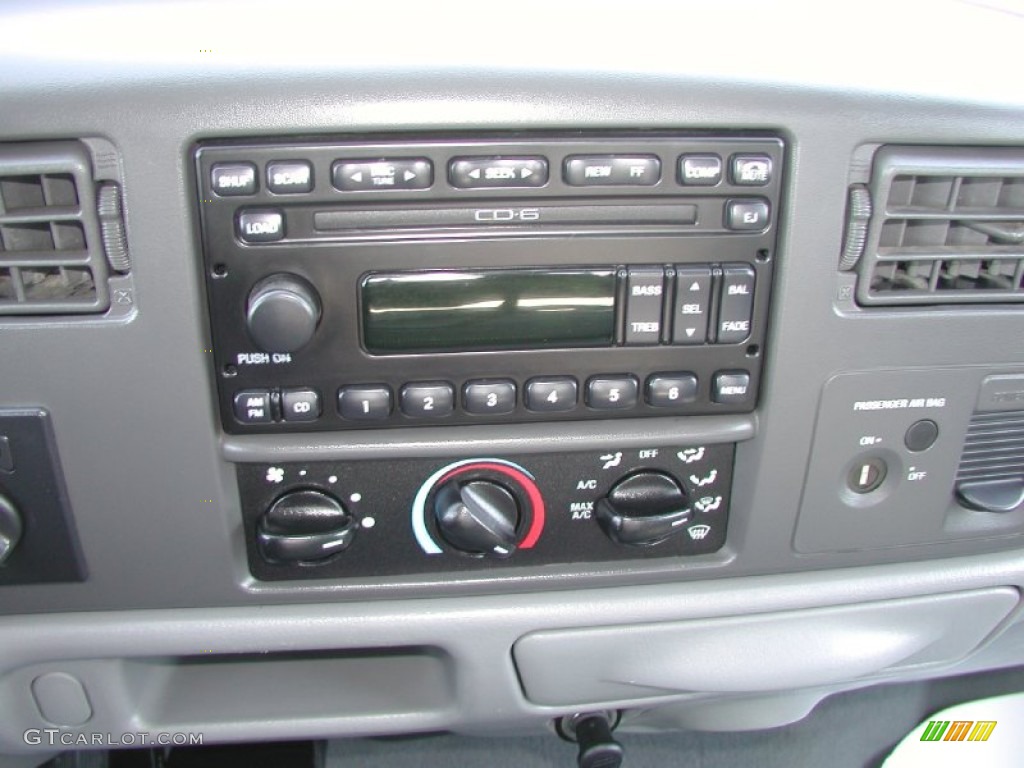 2003 Ford F350 Super Duty XLT SuperCab 4x4 Controls Photo #77246049